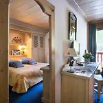 Cgh L'ecrin Du Val Claret Hotel 4*